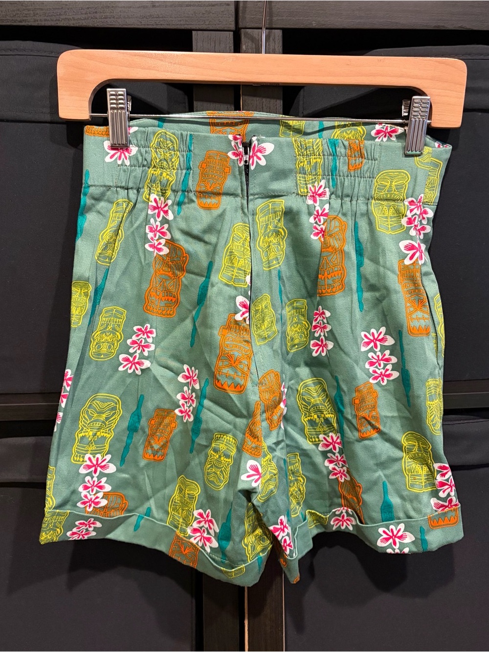 Pinup Couture High Waisted Shorts In Teal Tiki NWOT Size S - Picture 3 of 5